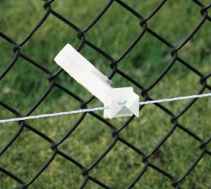 electric fence insulator for chain link fence